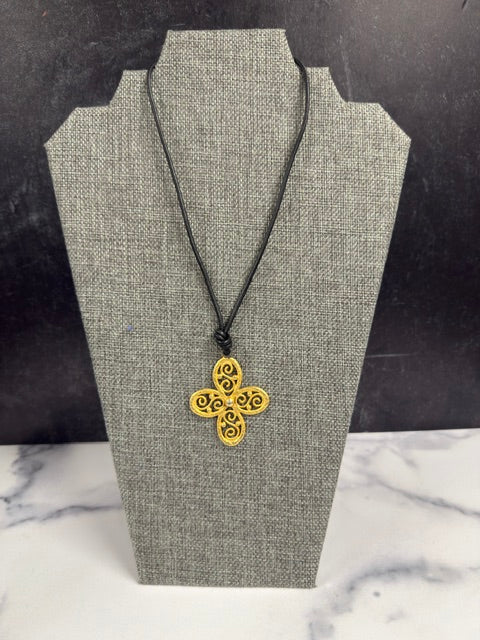 VINTAGE GOLD TONED FOUR LOBED FLORAL METAL CHARM NECKLACE ON LEATHER CORD NECKLACE (Copy)