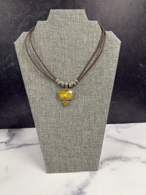 VINTAGE NATIVE INSPIRED LEATHER CORD WITH FAUX STONE PENDANT