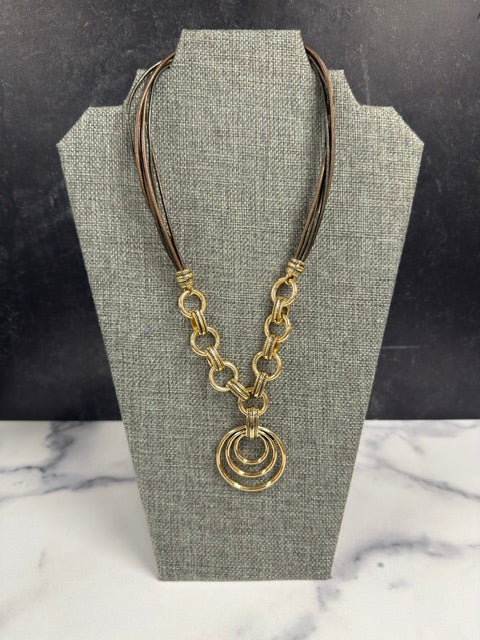 GOLD TONE MONACO CHUNKY RING CHAIN WITH TRIPLE CIRCLE PENDANT AND FAUX LEATHER CORD NECKLACE