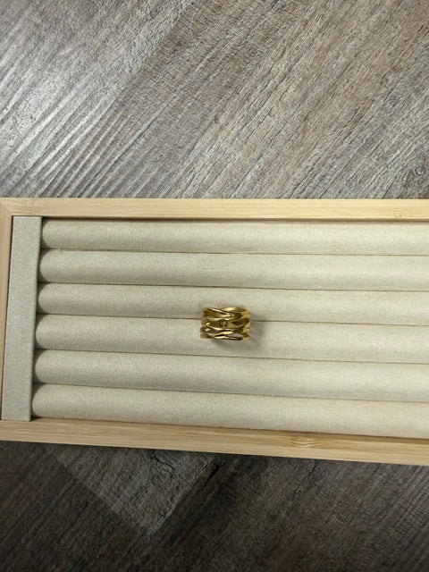 GOLD TONE WAVE RING
