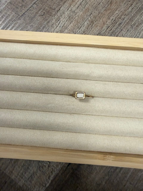 GOLD TONE RING WITH FAUX WHITE TURQUOISE STONE - ASSORTED