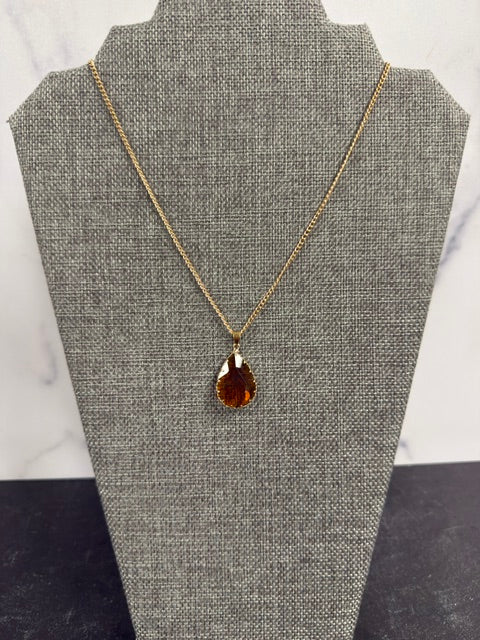 GOLD-TONE TEARDROP CUT CITRINE STONE PENDANT W/MATCHING FACETED DROP EARRINGS