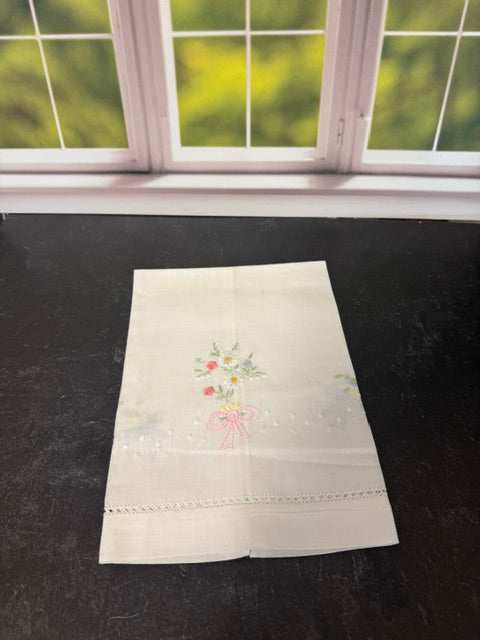 SCHWEITZER LINEN - FLORAL BOUQUET - ASSORTED ITALIAN LINEN GUEST TOWELS