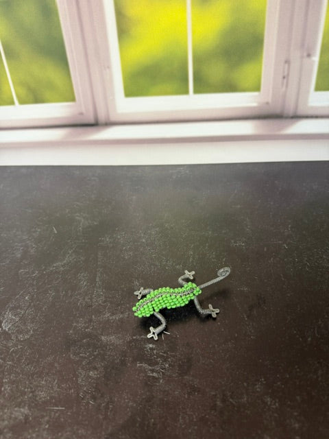 HANDMADE BEADED LIZARD PIN