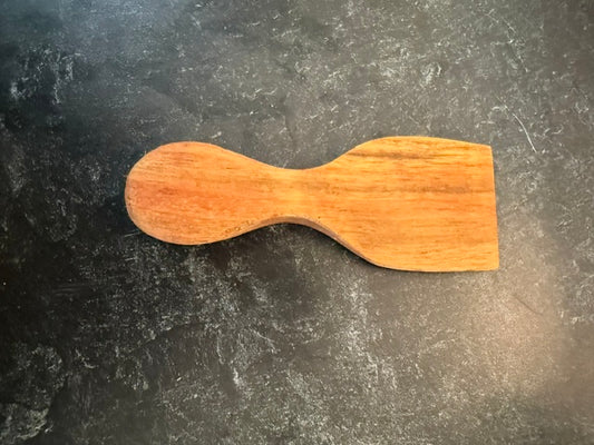 WOODEN CHEESE SERVING PIECES - ASSORTED