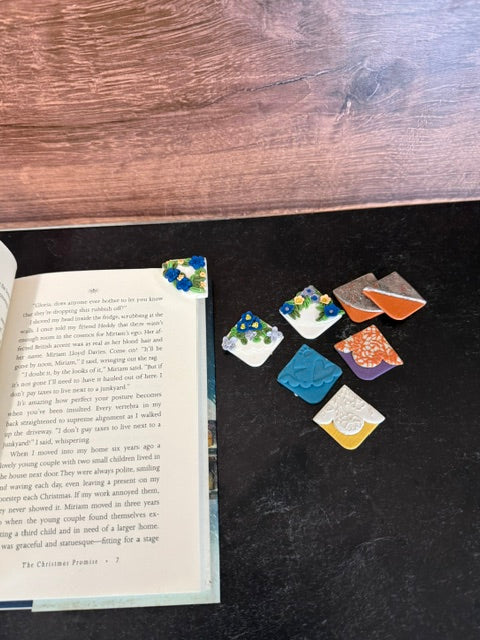 CHERRYLAYNE & CO. CORNER TAB BOOKMARK - ASSORTED