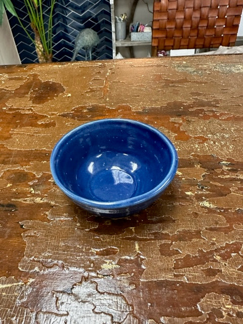 VINTAGE BLUE GLAZED CERAMIC PINCH BOWL