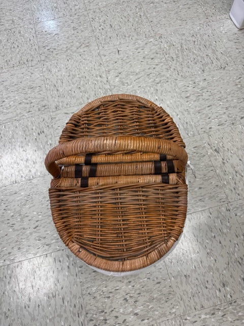 PICNIC BASKET