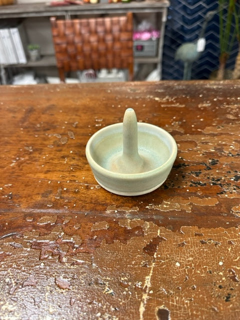 STUDIO WEST POTTERY HANDCRAFTED CERAMIC RING HOLDER