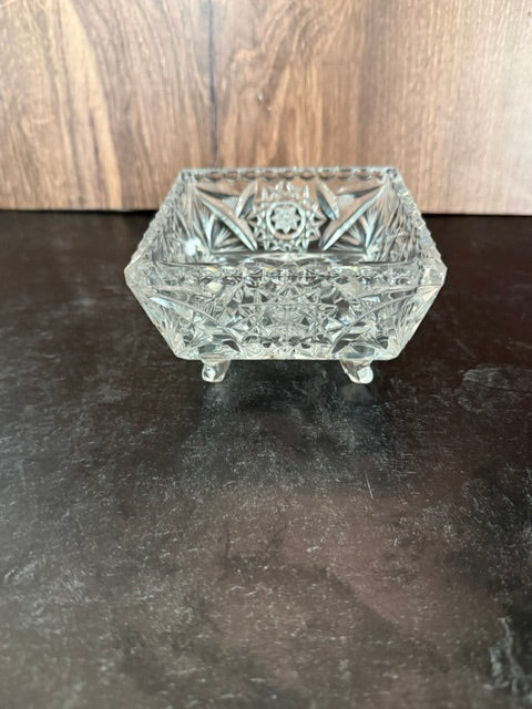 VINTAGE SQUARE FOOTED CUT CRYSTAL PINWHEEL STAR PATTERNED CANDY DISH