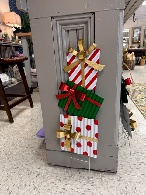 OUTDOOR CHRISTMAS  GIFT GARDEN STAKE