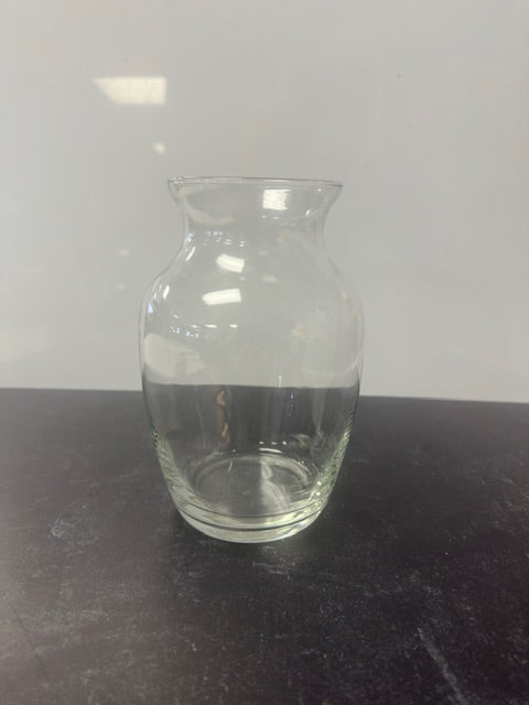 CLEAR GLASS FLOWER VASE