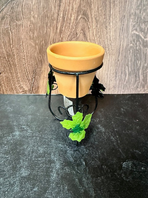 3" TERRA COTTA POT IN METAL STAND