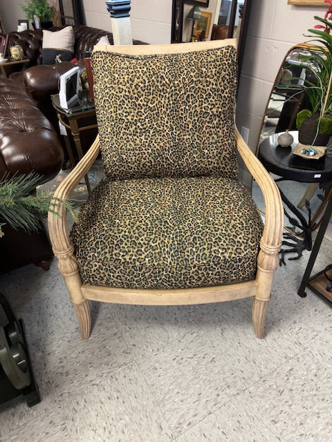 DISTRESSED PAINTED FINISH LOUNGE CHAIR WITH LEOPARD PRINT LOOSE CUSHIONS