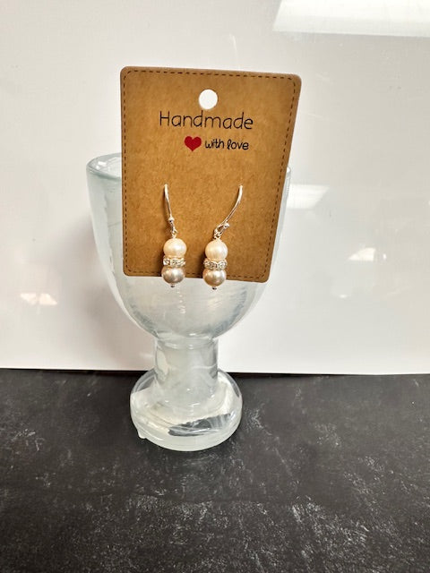JANNIES JEWELS - EARRINGS 30 PEACH & WHITE PEARL W/CRYSTAL RONDELL