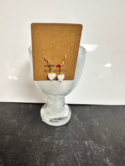 JANNIES JEWELS - 16 & 17 EARRINGS MOTHER OF PEARL HEARTS GOLD PLATED - ASSORTED