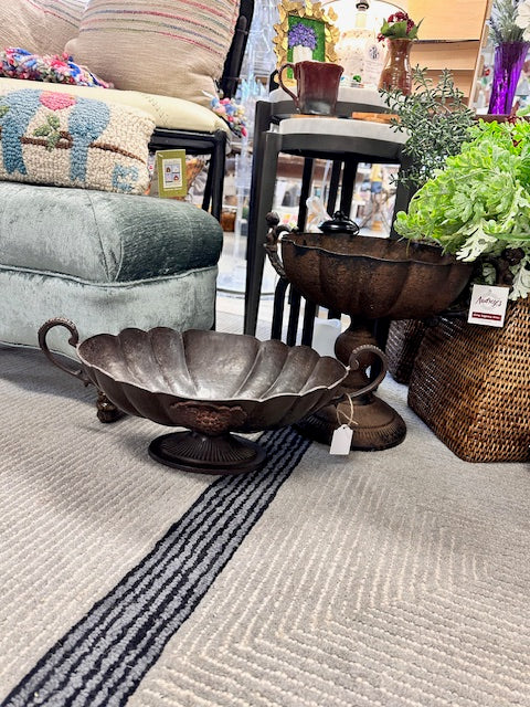 SOLID BRASS CENTERPIECE BOWL W/GRAPE MOTIF