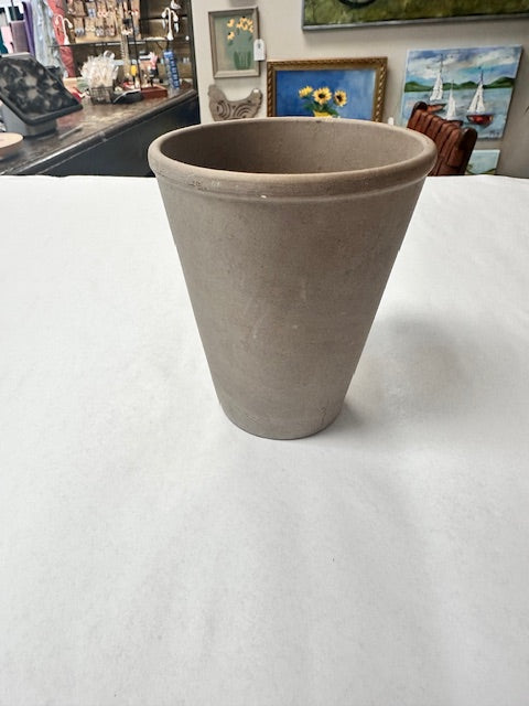 TAUPE CLAY PLANT POT 4 1/2"T x 3 1/2"DIA.