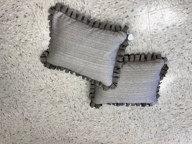 GREY STRIA RETANGULAR PILLOW WITH RIBBON RUFFLE 14"x19"