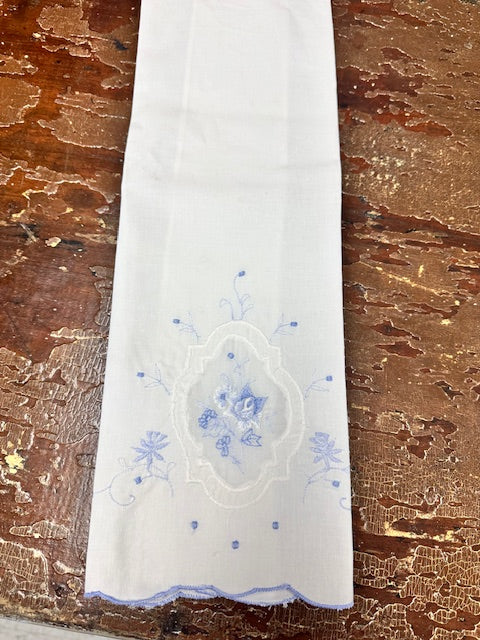 VINTAGE LINEN HAND TOWELS - ASSORTED