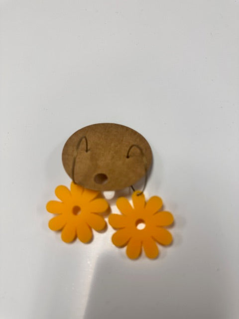 FIDDLE & GRACE ACRYLIC EARRINGS - FLORAL DAISY - ASSORTED