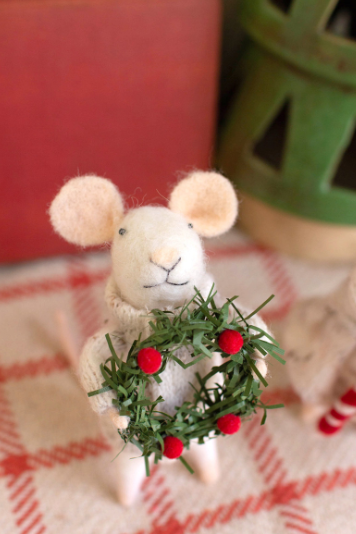 FELT CHRISTMAS MICE - MOUSE WITH CANDY CANE